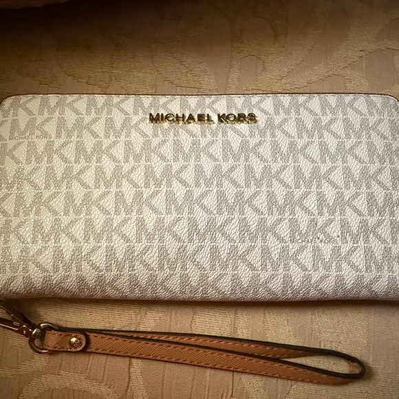 Michael Kors Jet Set Continental Wristlet Wallet Preowned - Picture 1 of 16